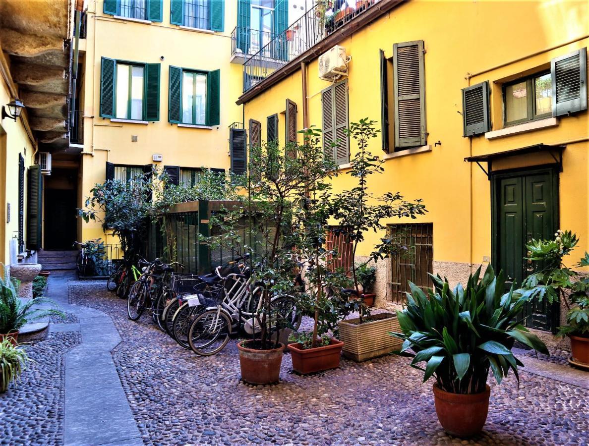- La Casa Delle Meraviglie -navigli Edition- * Milaan